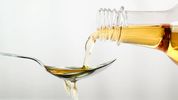 Is Vinegar Really a Greener Cleaner? What Science Says About This Household Staple