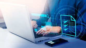 Akt o digitálnych službách (DSA) sa začína uplatňovať. Čo to znamená pre e-shopy a ďalších online sprostredkovateľov?