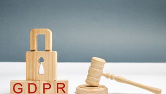 Pýtate sa zákazníkov na oslovenie „pán/pani“? Podľa SDEÚ porušujete GDPR.