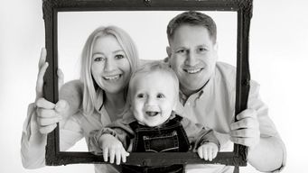 A family shoot offer for £40, including 2 prints