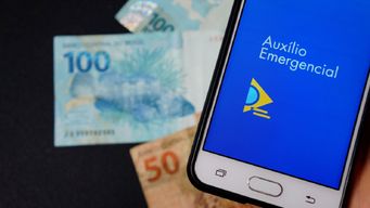 Bolsonaro restricts using fintechs to pay emergency aid in Brazil