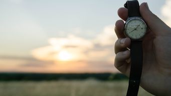 How to Get The Meetings You Need With Prospects & Clients - Fighting For The Ever Shrinking Time To Develop Relationships in a Digital World.