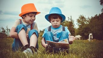 Creating conversations with prospects using Linkedin stories