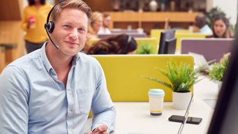 If an SDR only has 169 contacts on LinkedIn, are they doing their job?