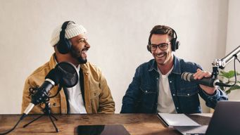 I've been made a speaker of a LinkedinLive, how do I invite people?