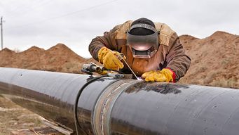 How as an AE you can self-source 30% of your pipeline
