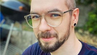 Youtuber helps raise money to end child poverty