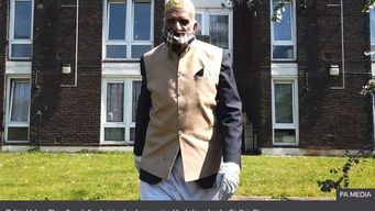 A 100-year-old London man has raised more than £150,000 for coronavirus relief by walking while fasting for Ramadan