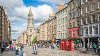 Scotland Trials Electric Wallpaper to Warm World’s “Oldest Homes”