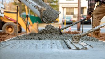 Sustainable concrete uses rice husk ash, PET, and tire rubber as fine aggregate substitutes
