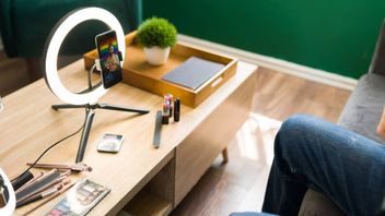 Switching the ring light for the spotlight – CMA publishes guidance on consumer law compliance for social media endorsements