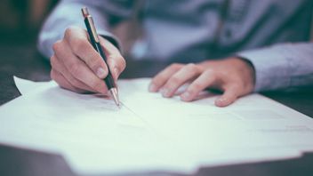 UK: FCA brings more listed companies and financial firms into climate disclosure regime