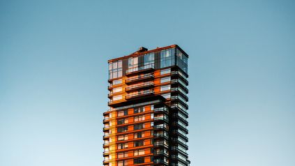 Can Israeli Investors Buy Property in the UK? Legal Considerations Explained
