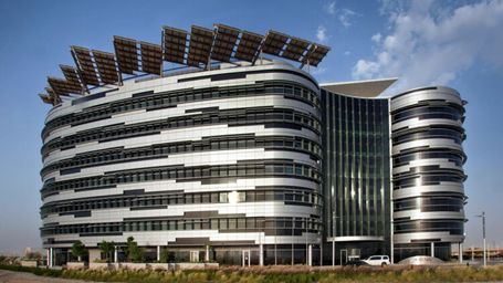 Global Renewables Jobs Nearly Doubled In Past Decade, Soared To 13.7 Million In 2022 – Report