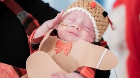 Santa baby: Babies in NICU at Women & Infants Hospital get special visit