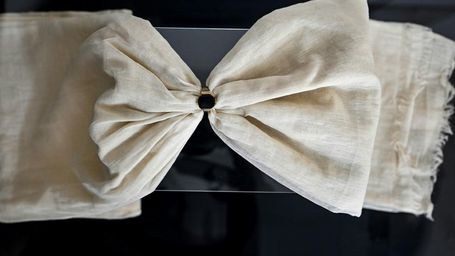 Bangladesh revives elite forgotten fabric 'Muslin'