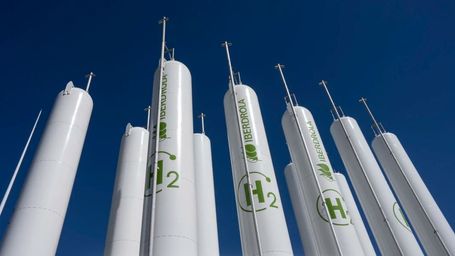Meet the boffins and buccaneers drilling for hydrogen
