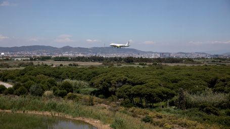 La ampliación de El Prat desata el debate entre la economía y el medio ambiente
