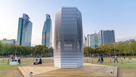 1. The Smog Free Project: Air pollution can now be transformed into jewelry