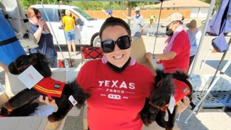 Intertek Automotive Research Employee Volunteers in Uvalde, Texas