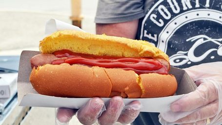 Reducing food waste: Heinz petition calls for companies to sell hot dogs and buns in equal numbers