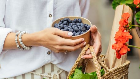 Add These ‘Superfoods’ to Boost Memory and Mood as You Age