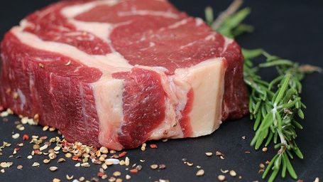 El etiquetado de la carne informa sobre seguridad alimentaria, pero no sobre bienestar animal o impacto medioambiental