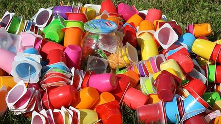 Una enzima devoradora de plásticos podría eliminar miles de millones de toneladas de residuos en los vertederos