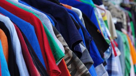 Las grandes tiendas deberán reservar un espacio para vender ropa de segunda mano