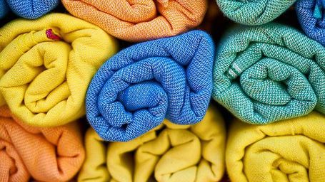 Nace una marca de ropa que apuesta por una moda sostenible con el medioambiente y con acento extremeño