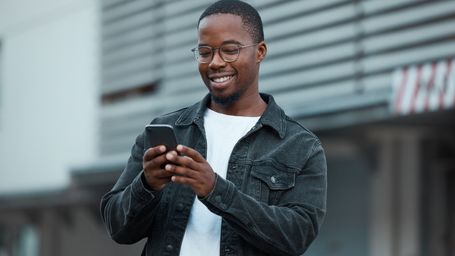 Be My Eyes integrates new feature to receive visuals assistance from friends and family members