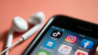Commission makes preliminary finding that TikTok and Meta may have breached DSA