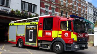 AI-assisted forest fire detection aiding firefighters