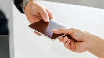 Urgent travel warning for British dual nationals