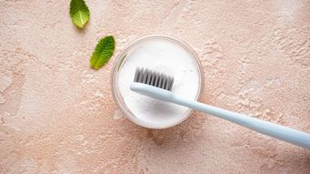 Tooth powder – an alternative to traditional toothpaste