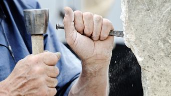 Workplace disease lawyer sets out the rising threat of silicosis and its link to lung cancer