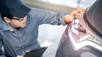 Serious injury lawyer explores dangers of dazzling headlights after government announces it will launch review