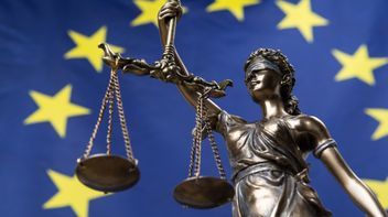 ECJ confirms AG opinion on boundary between payment services and e-money issuance