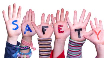 Age gate or make it child-safe: The choice facing online platforms in the UK