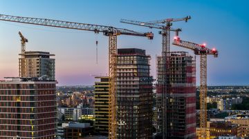 Texas Business Court Applies Economic-Loss Rule to Construction Delay Dispute, Limits Tort Claims Against Contractual Strangers