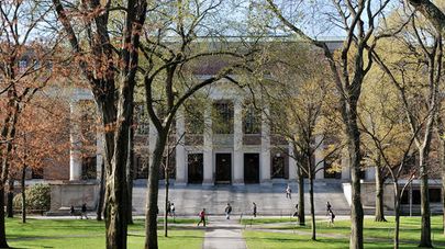 Gerard Clodomir Speaks to Elon Law School students on Employment Discrimination Laws