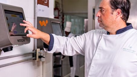 Hospitality: Global Hotel Giants Embrace AI to Slash Food Waste!