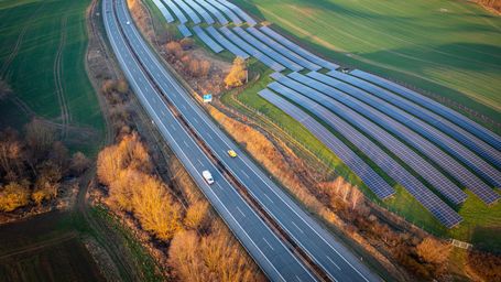 Green Roads: When Infrastructure and Energy Connect