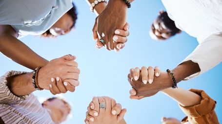 Sustainability, AI and E-commerce Are Top Wholesale Trends for 2024, Study Finds