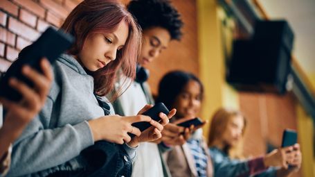 Is your child influenced by toxic content? UK government campaign supports parents to talk about harmful online content