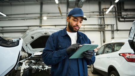 END-TO-END SUPPLY CHAIN VISIBILITY AND RISK MANAGEMENT