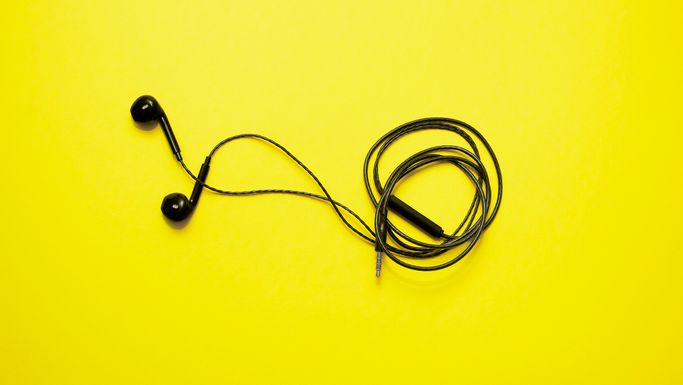 Wired headphone sales are exploding. What's with the Bluetooth backlash?