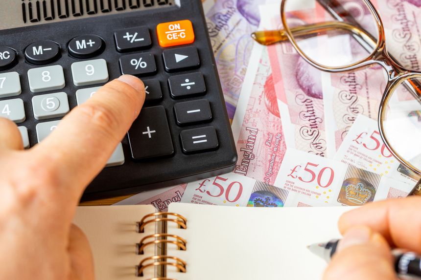 British Pounds, Calculator and Money File, Financial Settlements, Household Budget, Taxes, UK Currency Exchange Rate, Financial Analysis, Economic and Business Concept