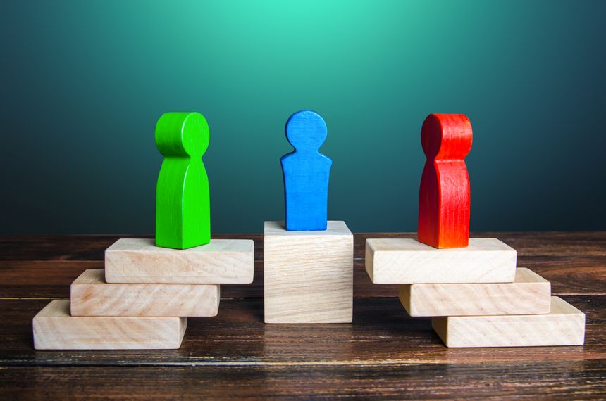 The judge is resolving the conflict. Determination of the correctness of the parties, the search for a compromise. Mediation of conflicting parties. Dispute resolution of opposing sides