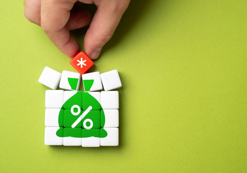 Conditions that make the deposit unprofitable. Refusal to close urgently, withholding funds and fines. Loans and mortgages. Hidden fees, interest rates and stiff penalties. Financial illiteracy.